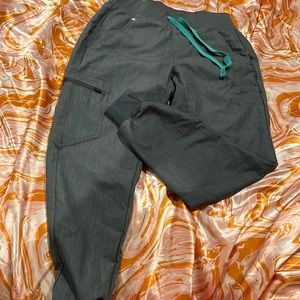 Grey figs joggers Petite XS offers accepted